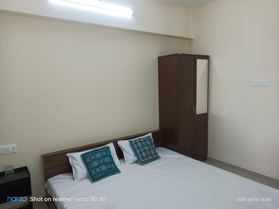 Private Room3 At Pushpanjali Residency Phase 2 Owale Ghodbunder Road Thane West Villa in Thane