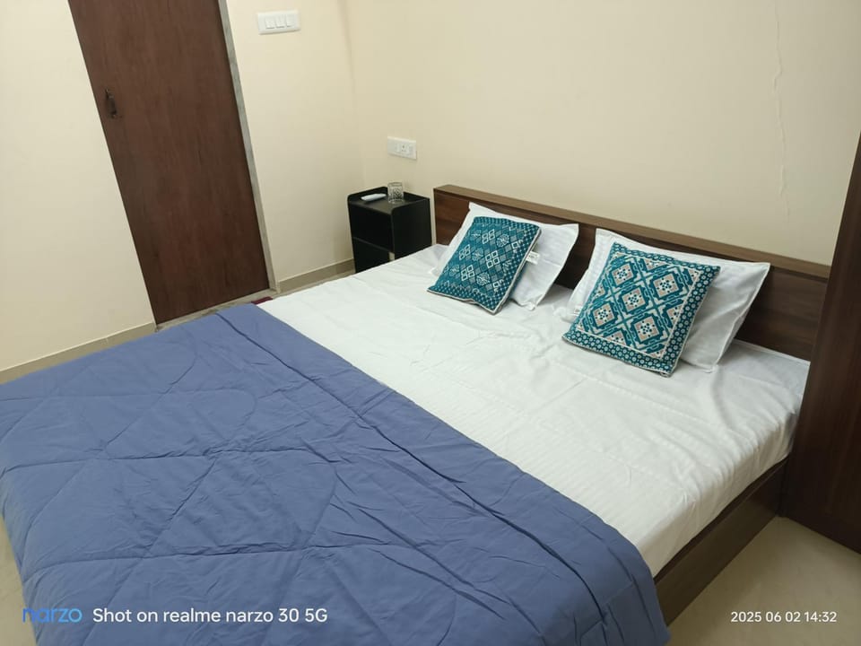 Private Room3 At Pushpanjali Residency Phase 2 Owale Ghodbunder Road Thane West Villa in Thane
