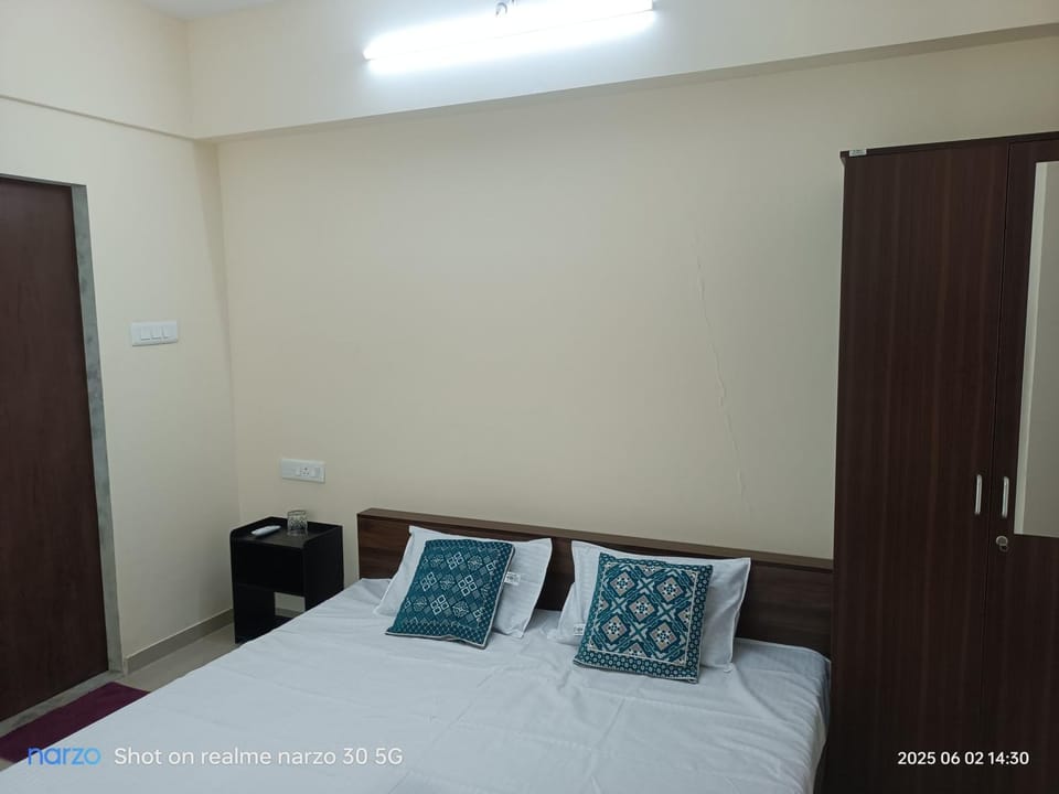 Private Room3 At Pushpanjali Residency Phase 2 Owale Ghodbunder Road Thane West Villa in Thane