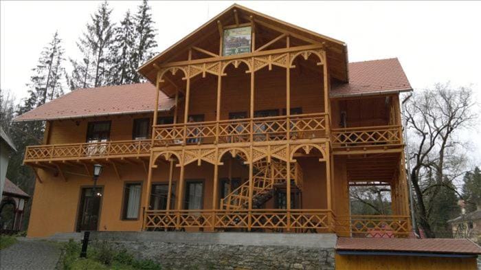 Vila Lazar Bed and Breakfast in Romania
