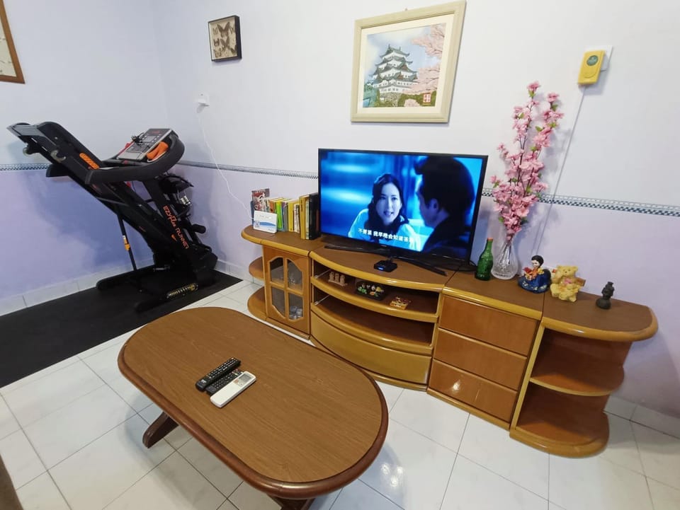 TV and multimedia, hair dresser