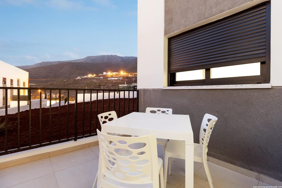 Property building, Balcony/Terrace, Mountain view