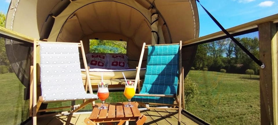 Balcony/Terrace, sunbed