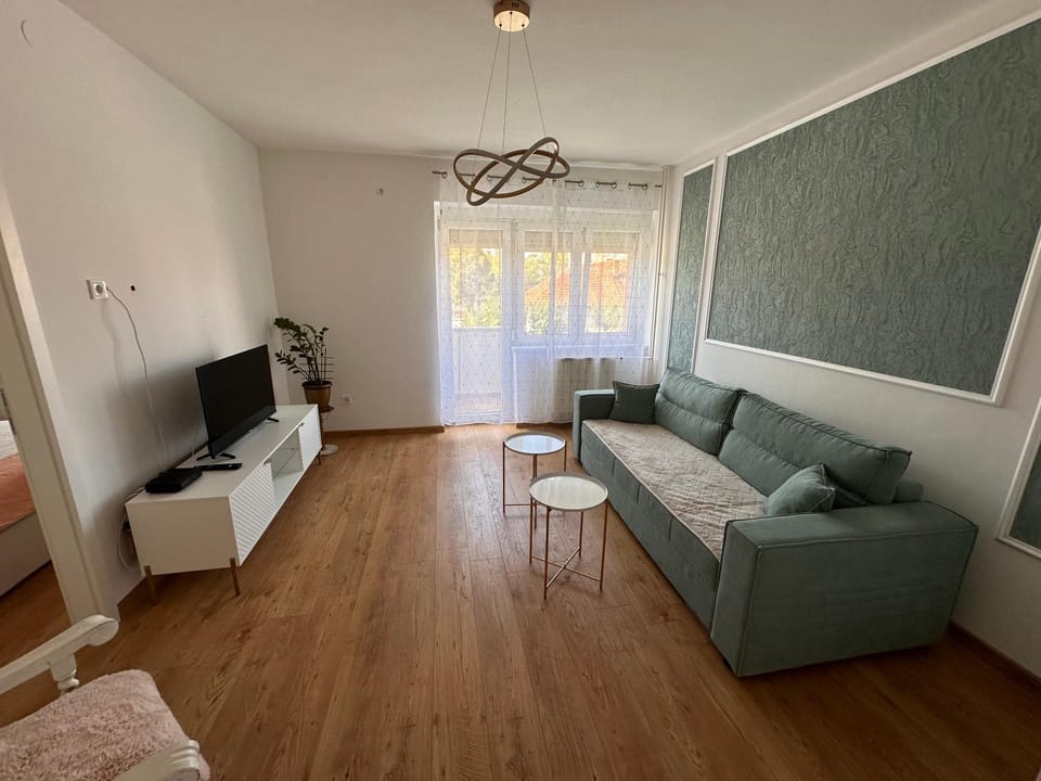 Communal lounge/ TV room, TV and multimedia, Living room, Seating area