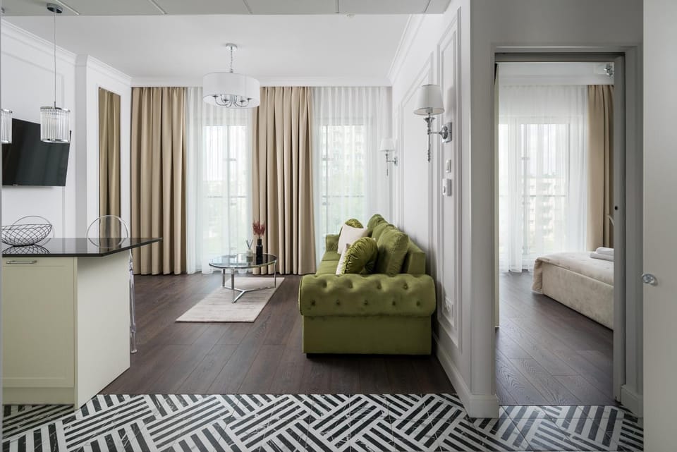 Communal lounge/ TV room, Bed, TV and multimedia, Living room, Photo of the whole room, Seating area, Evening entertainment, Bedroom