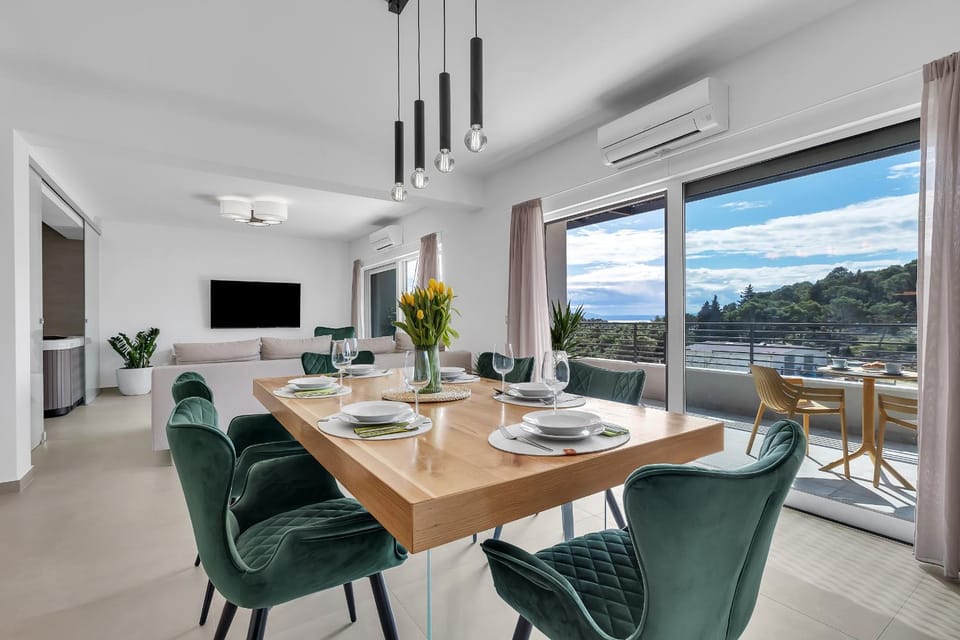 Luxury Apartment Nugal- heated pool Apartment in Makarska