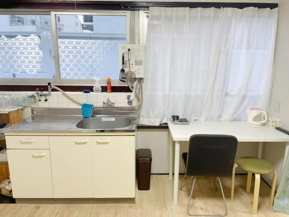 Sakai Apt 403 サカイマンション403 Apartment in Osaka