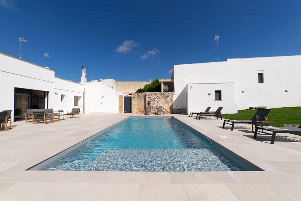 Property building, Patio, Day, Swimming pool