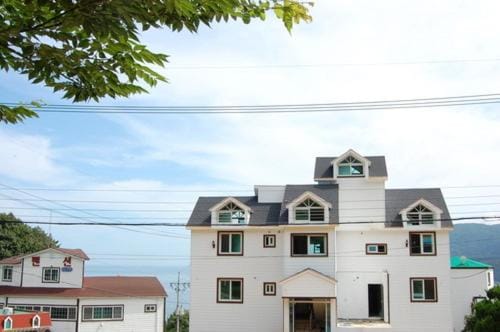 Light Sky Pension House in South Korea