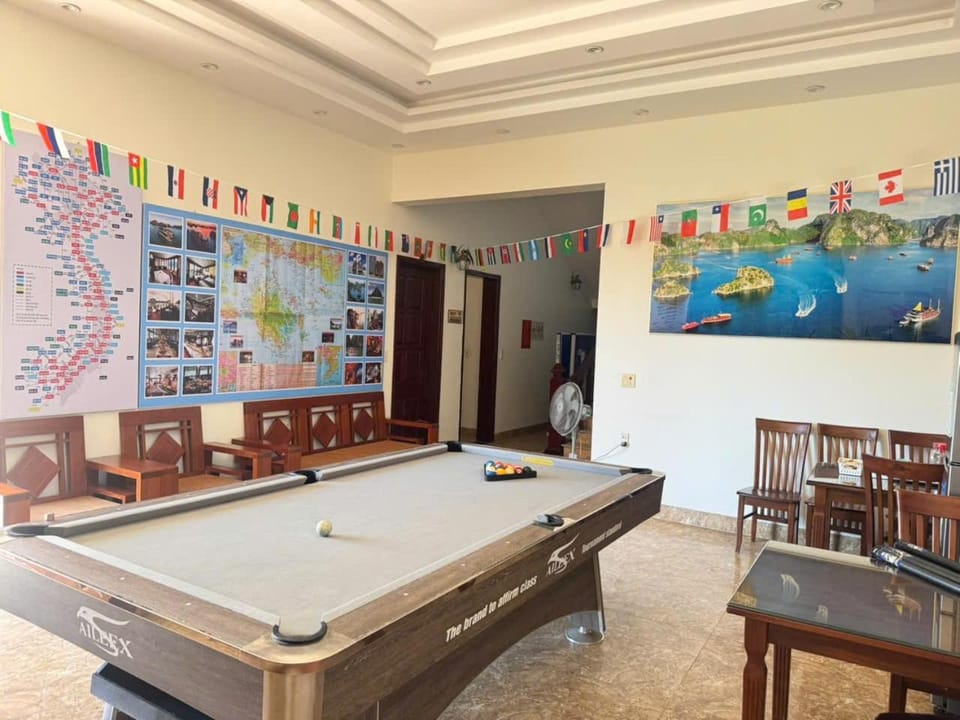 Communal lounge/ TV room, Billiard
