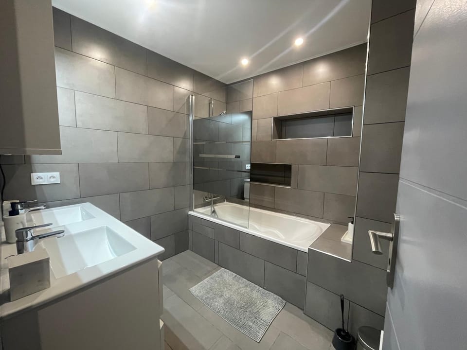 Maison de ville 75 m² + garage privé Apartment in Occitanie