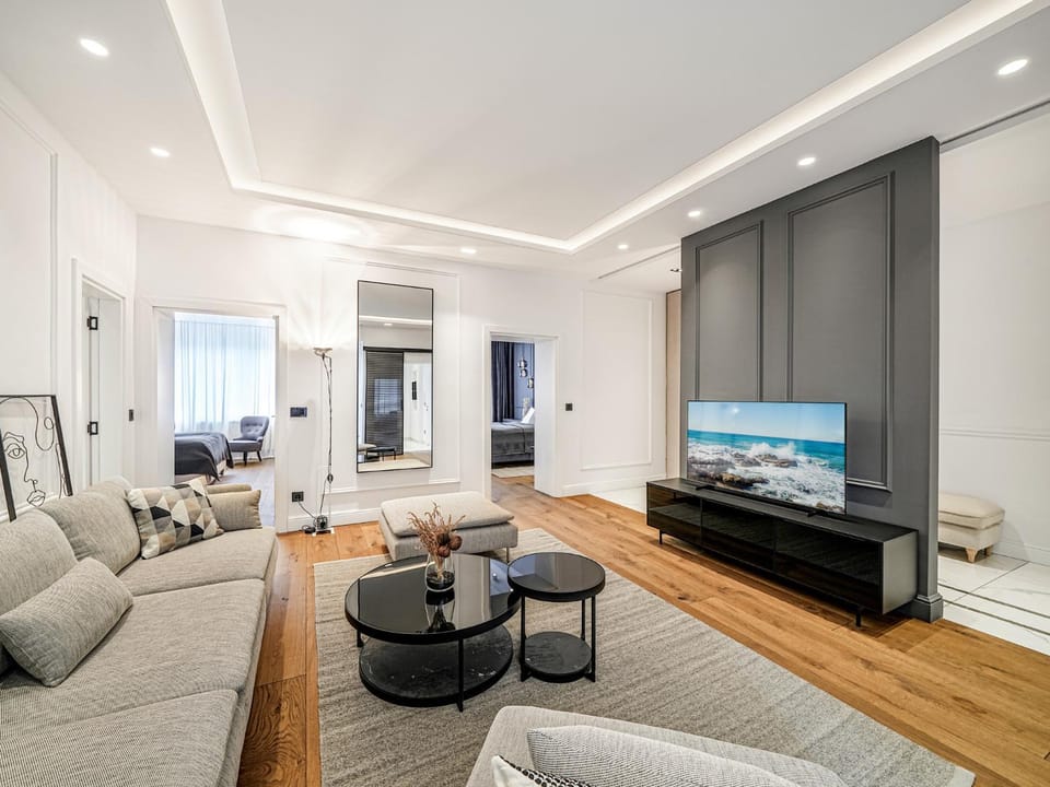 TV and multimedia, Living room, Seating area