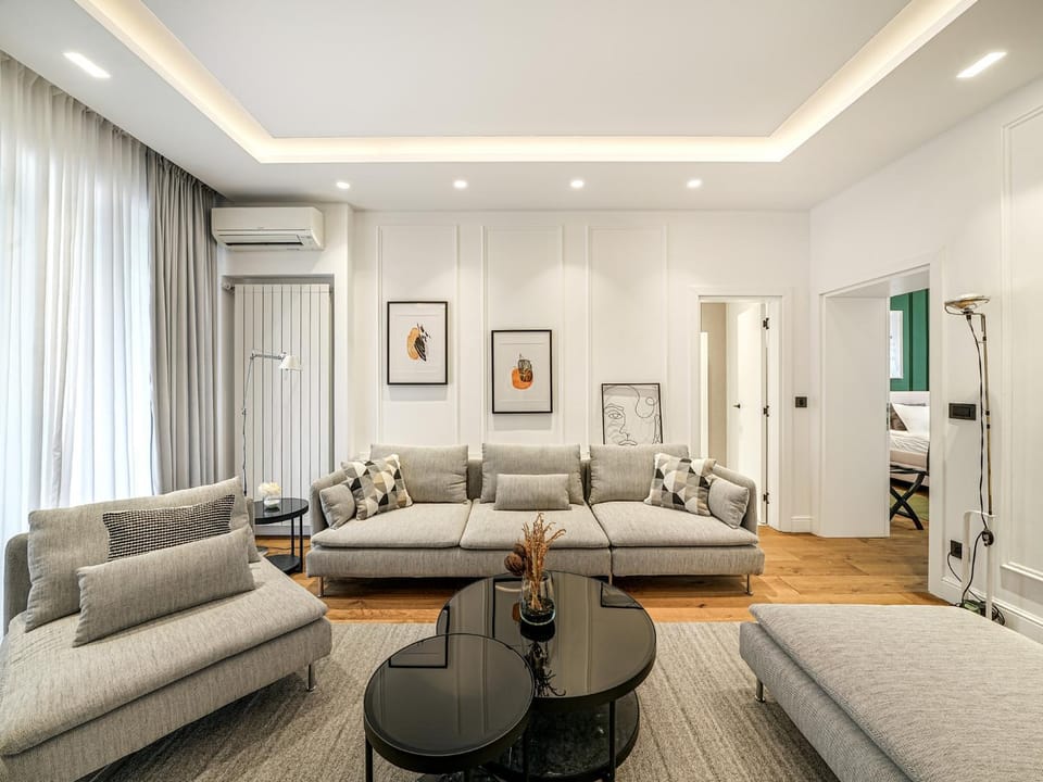 Living room, Seating area