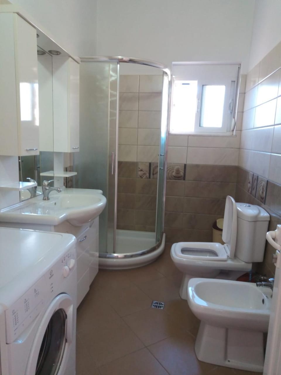 Shower, Toilet, Bathroom, bidet, washing machine, dryer