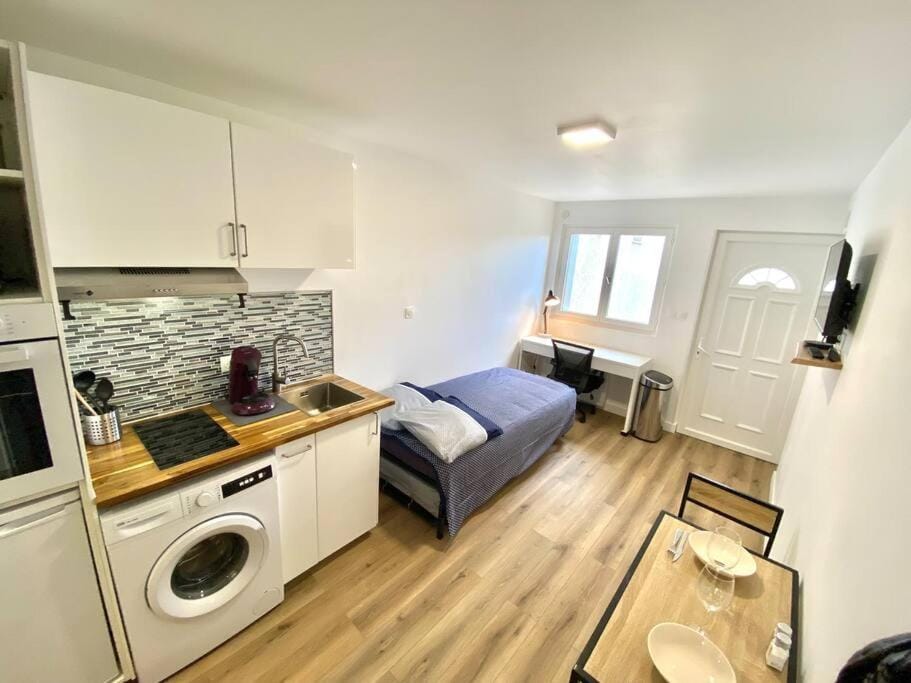 Photo of the whole room