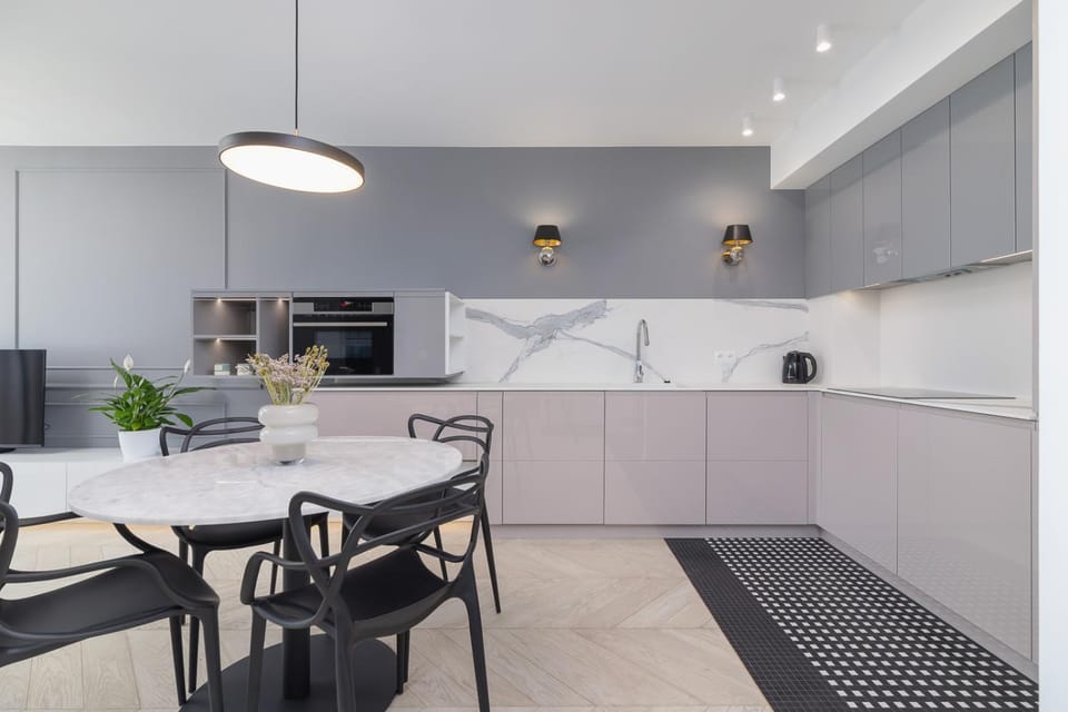 Kitchen or kitchenette, Dining area, stove