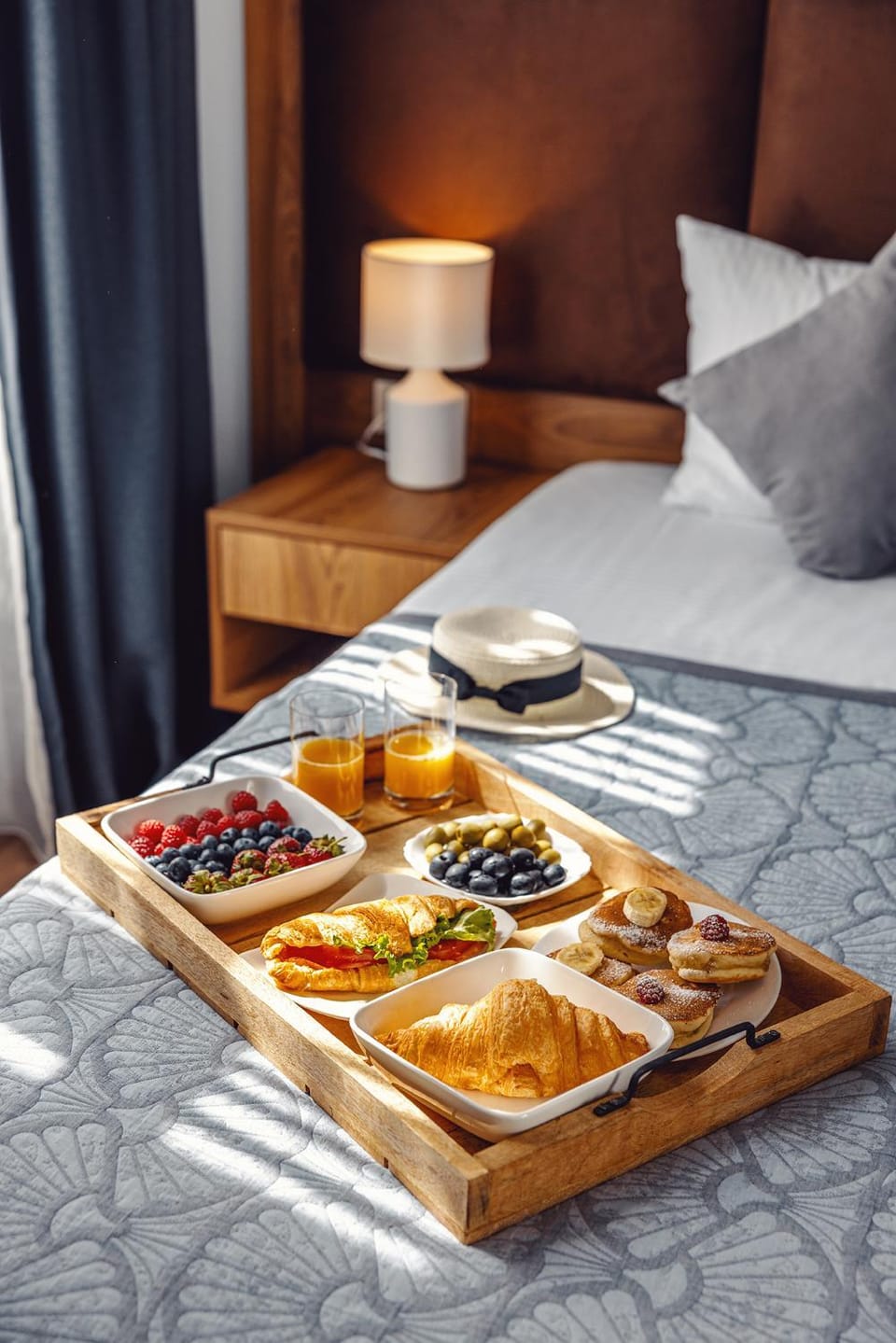 Bed, Food and drinks, Photo of the whole room, Bedroom, Food, Breakfast, Continental breakfast, Lunch, Dinner, Drinks