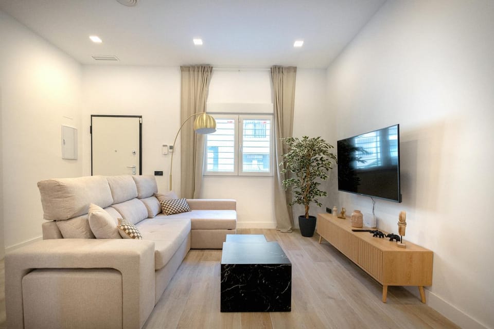 TV and multimedia, Living room, Seating area