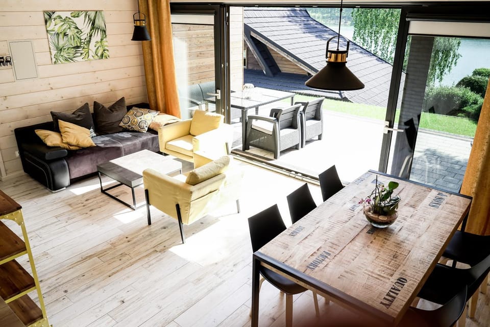 Patio, Day, Garden, Balcony/Terrace, Living room, Seating area, Dining area, Garden view