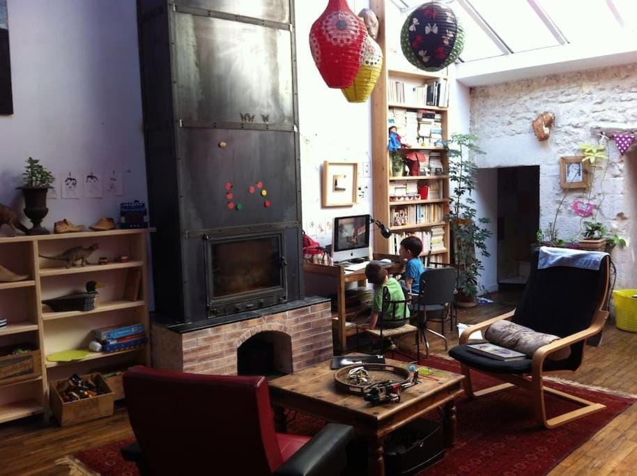 Maison d'artistes jolie et atypique à Vivonne House in Nouvelle-Aquitaine