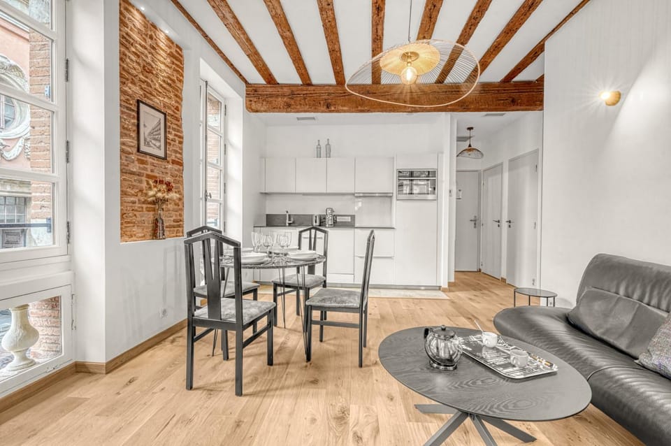 Kitchen or kitchenette, Living room, Dining area