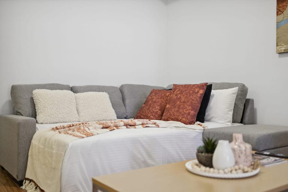 1BDR 1BTH 1PRK - James Street Joy Apartment in Perth