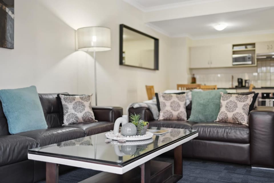 3BDR 2BTH 1PRK - Northbridge Townhouse Apartment in Perth