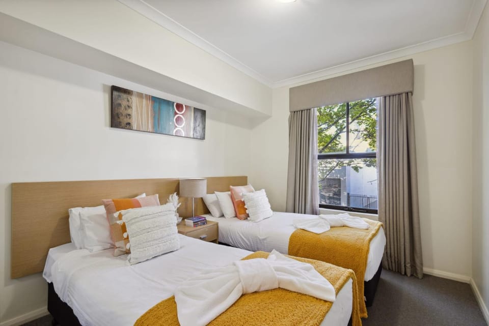 2BDR 1BTH 1PRK - Northbridge Magic Apartment in Perth