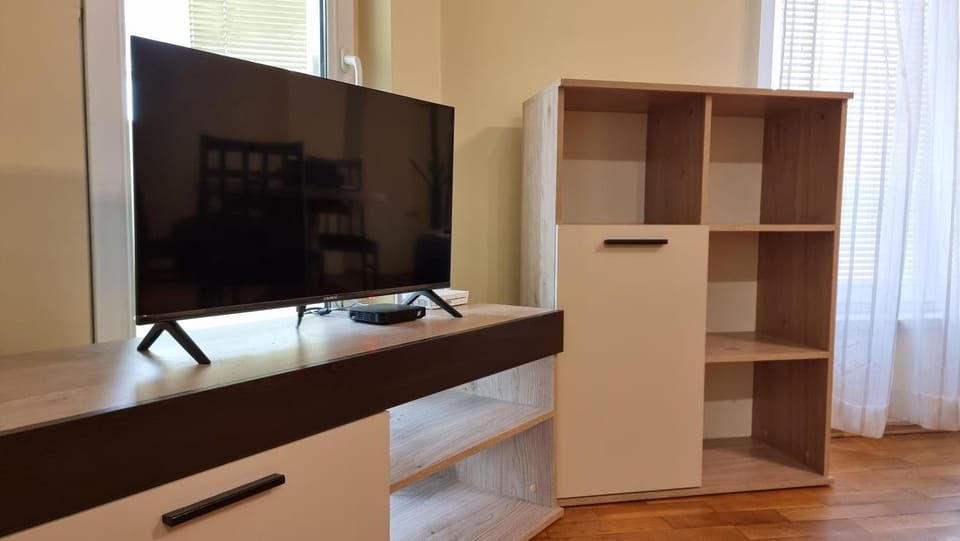 Communal lounge/ TV room, TV and multimedia, Evening entertainment, wardrobe