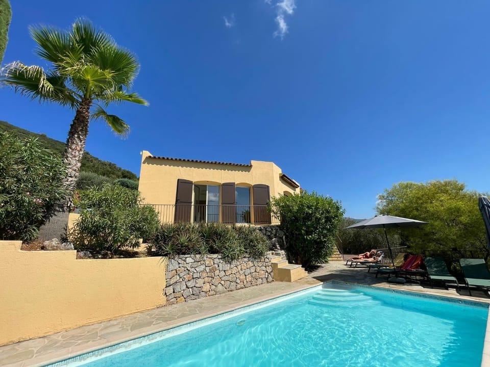 Property building, Swimming pool, Swimming pool
