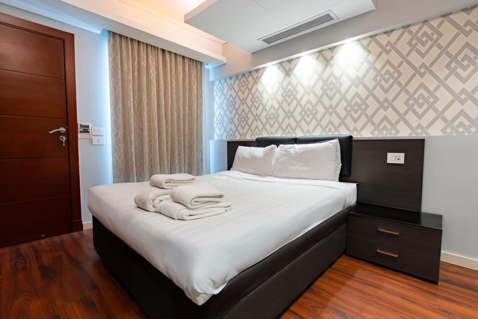 Bed, Photo of the whole room, Bedroom, air conditioner
