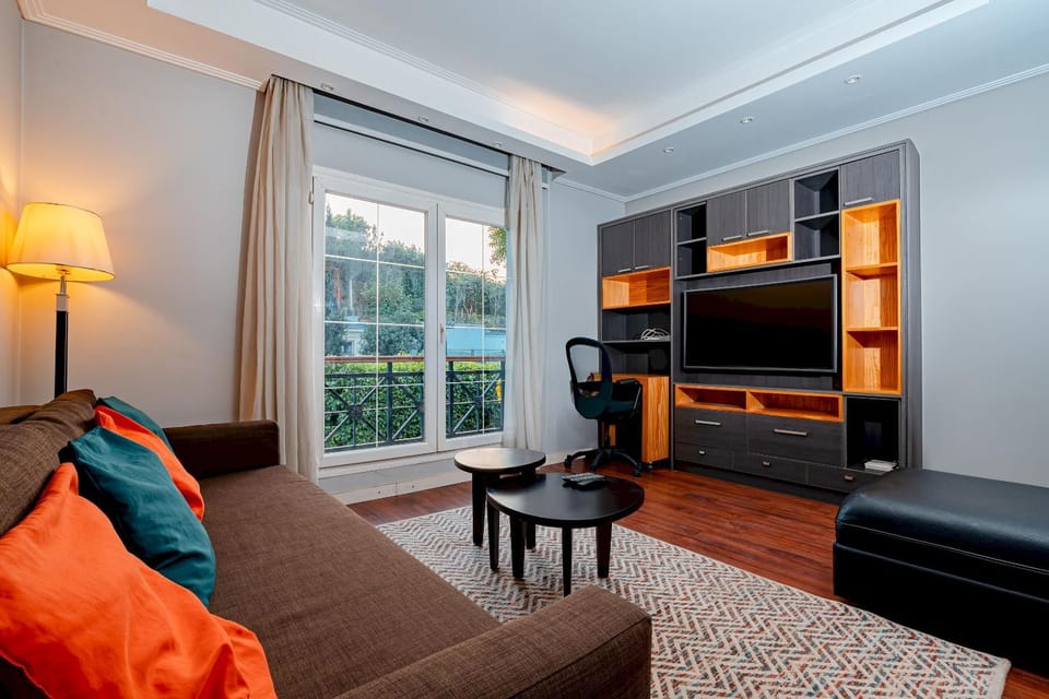TV and multimedia, Living room, Seating area