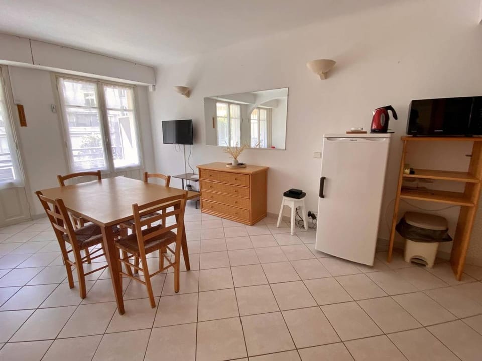 Cannes proche croisette - Studio balcon vue jardin Apartment in Cannes