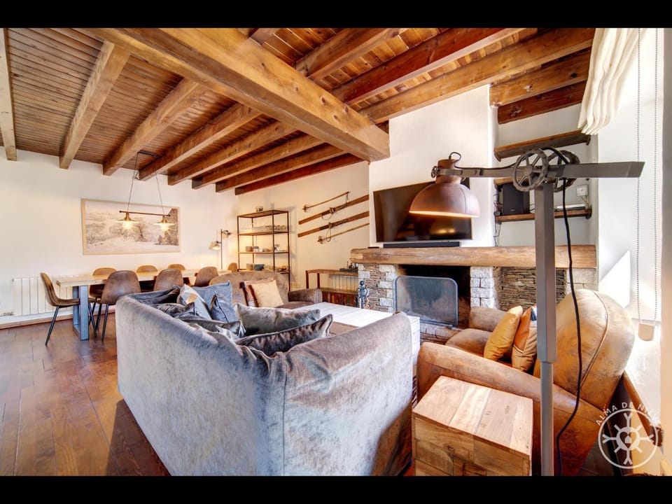 CASA TICOLET de Alma de Nieve House in Catalonia