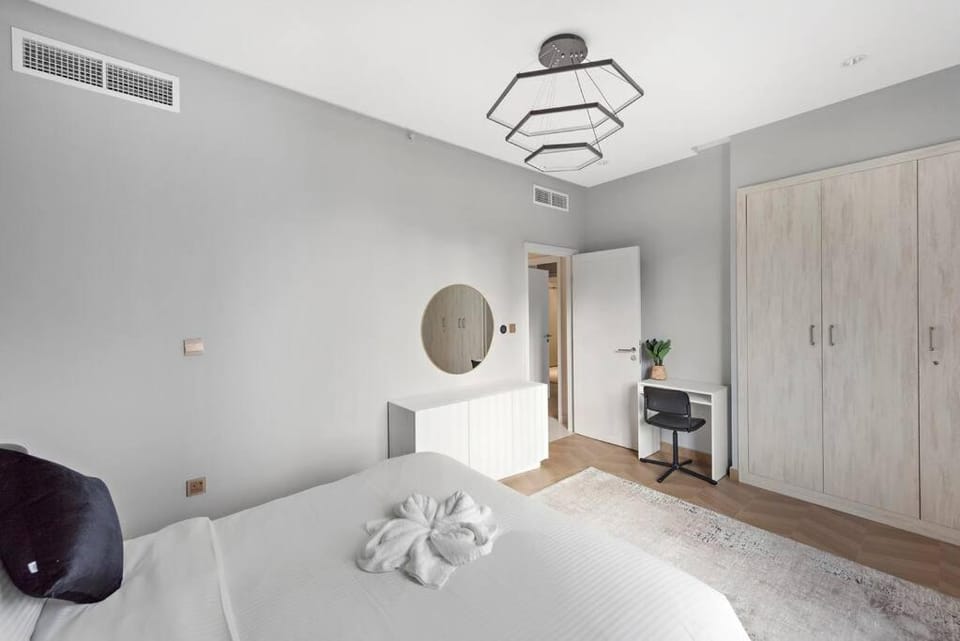 FIRST CLASS 2BR Incredible Burj Khalifa View Apartment in Dubai