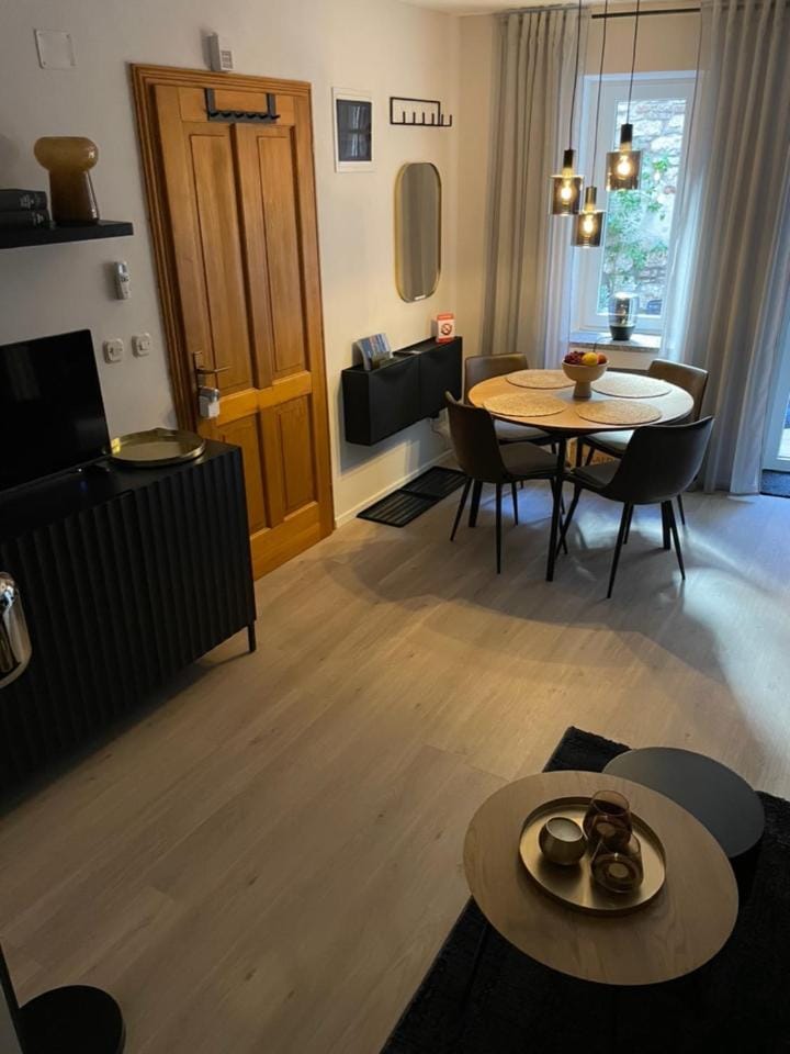 Kitchen or kitchenette, Seating area, Dining area