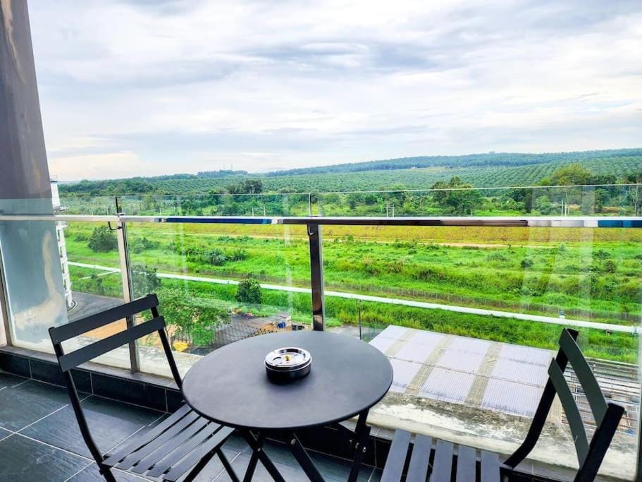 Railway Stylish Homestay (3BR3B) 6pax by Cowidea Apartment in Johor Bahru