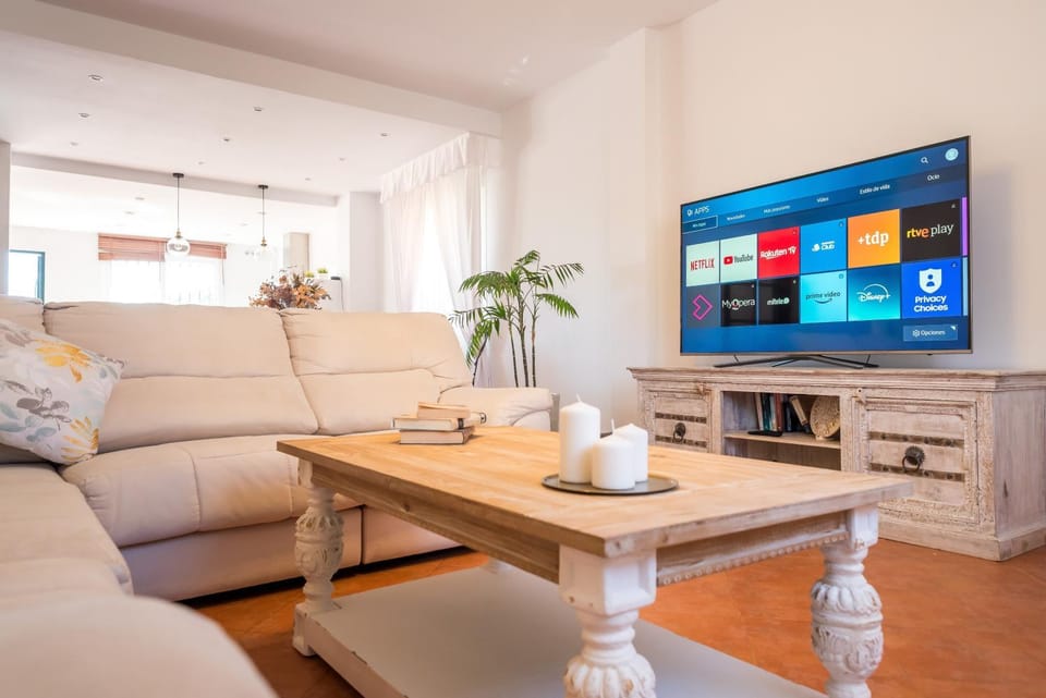 Communal lounge/ TV room, Living room