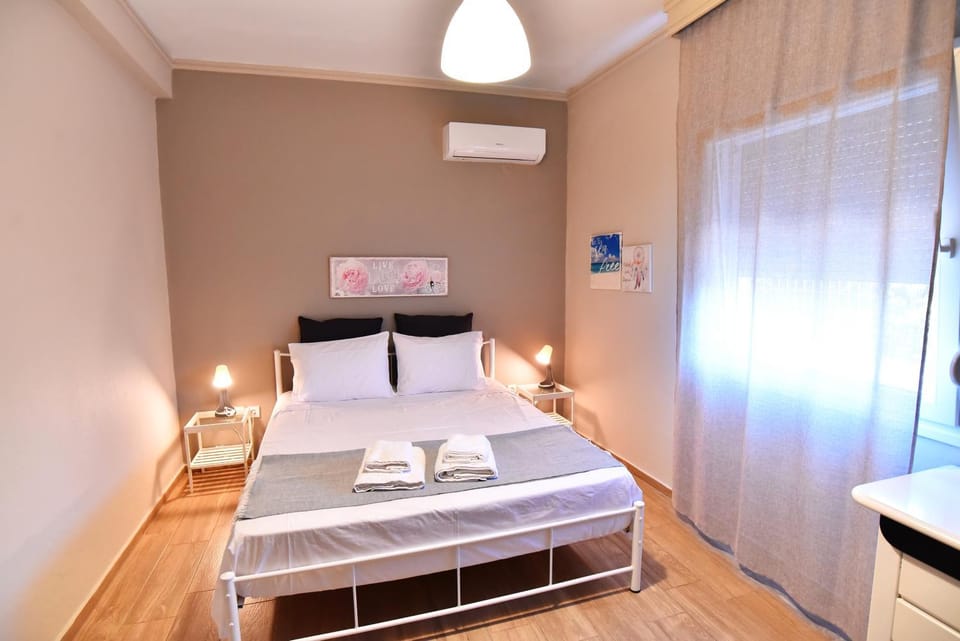 Bed, Bedroom, air conditioner