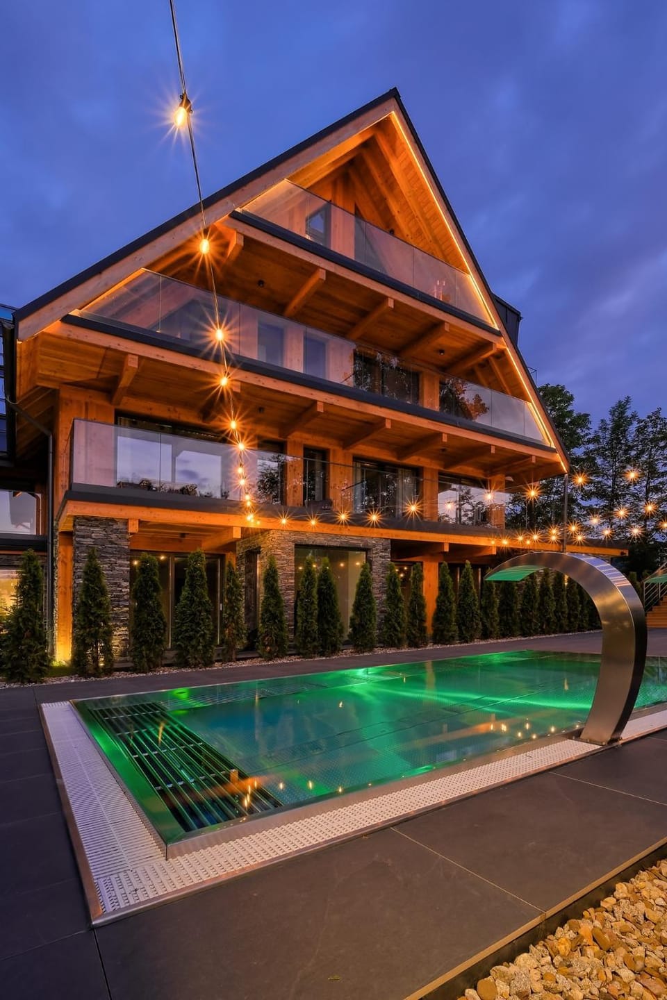 Swimming pool