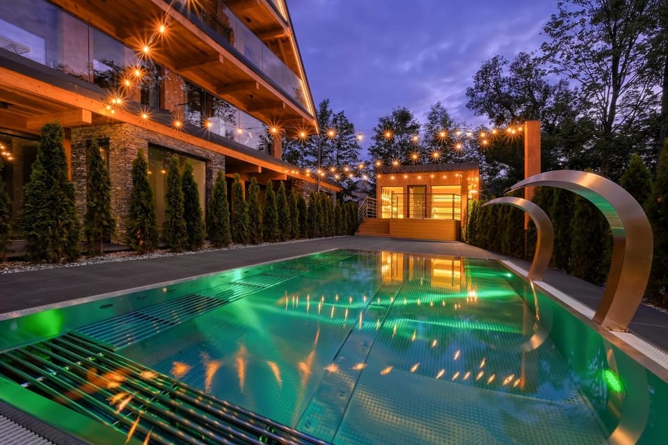 Hot Tub, Swimming pool