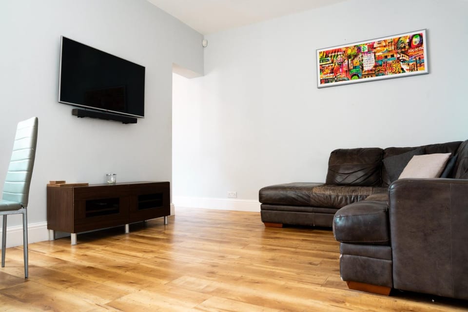 Delightful home in Manchester House in Manchester
