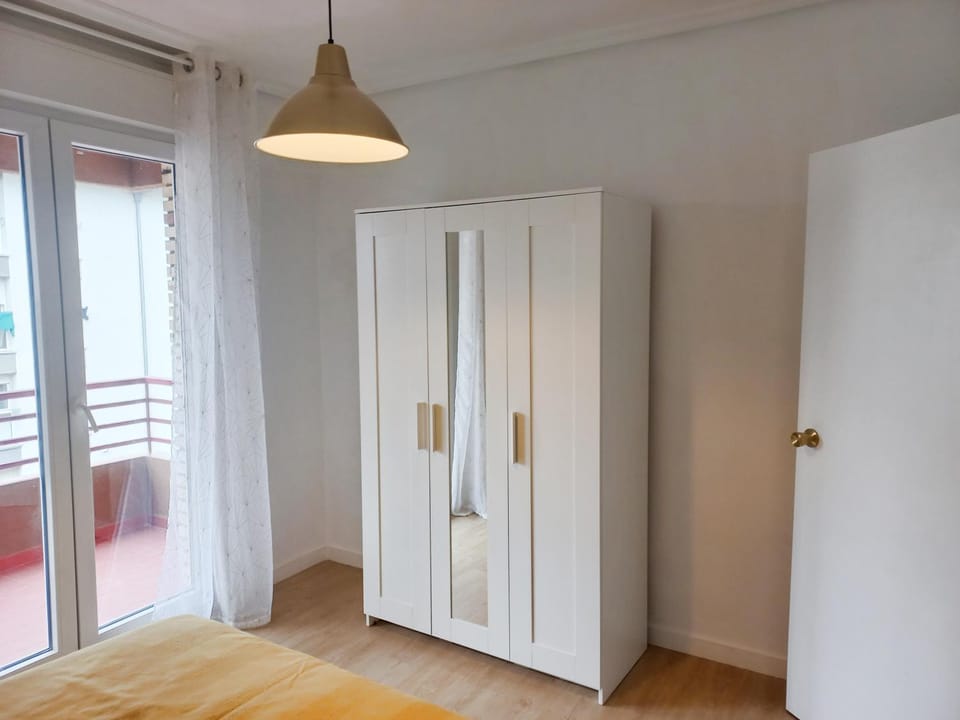 Balcony/Terrace, wardrobe