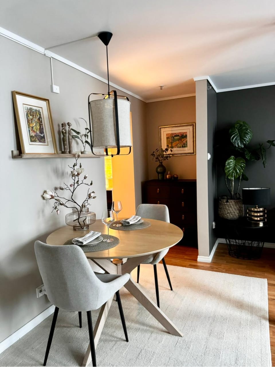 Living room, Dining area