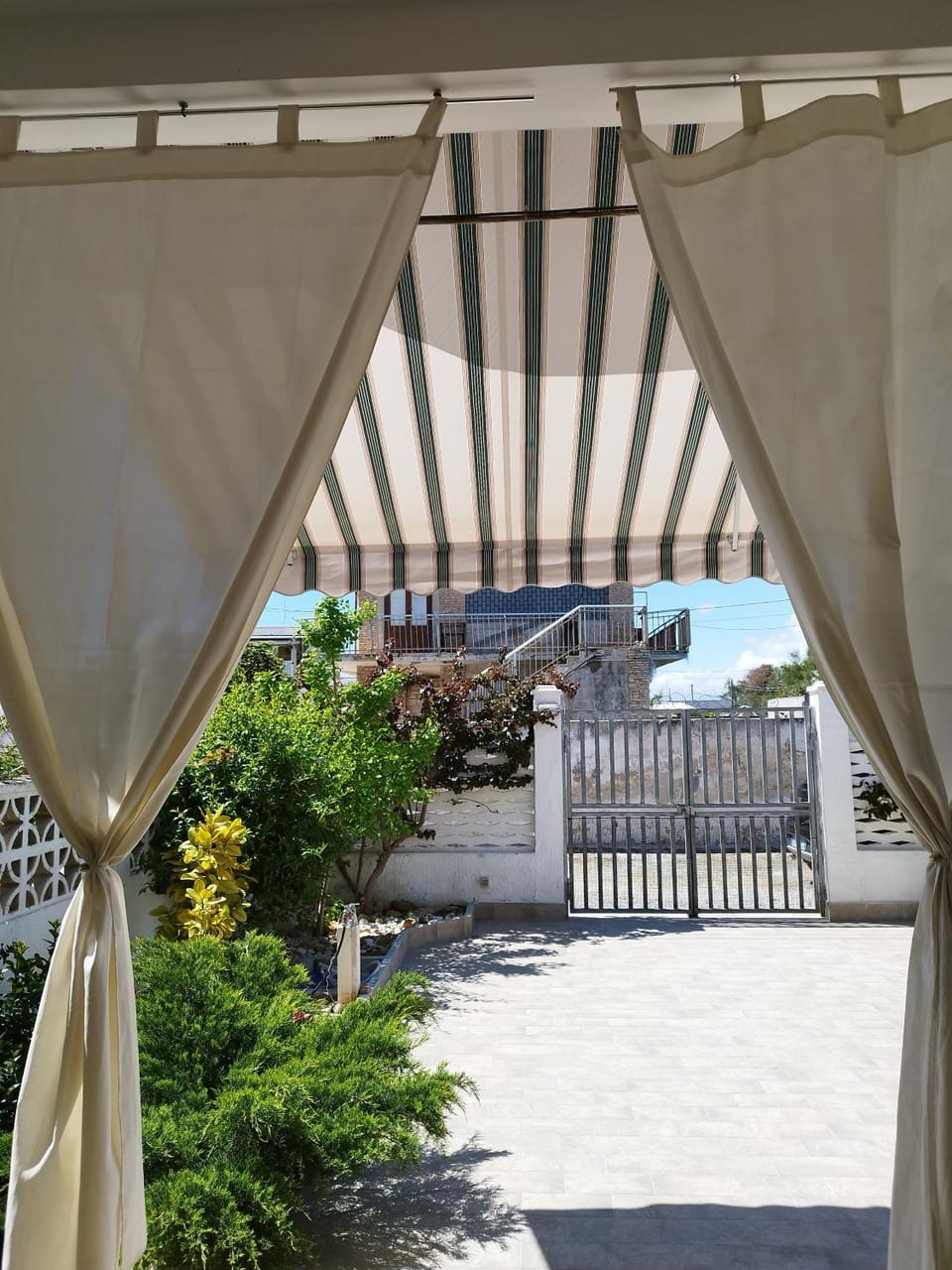 Property building, Garden, Garden view