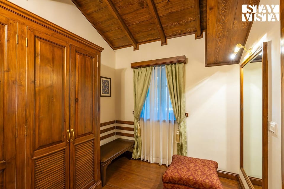 Bedroom, wardrobe
