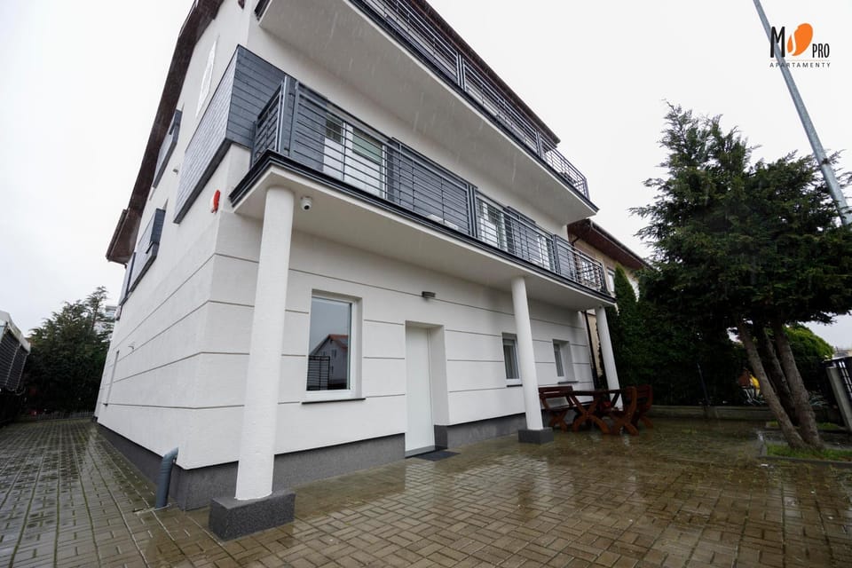 Property building, View (from property/room), Balcony/Terrace