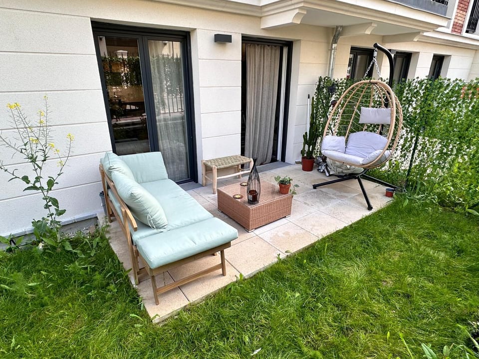 Seating area, Garden view