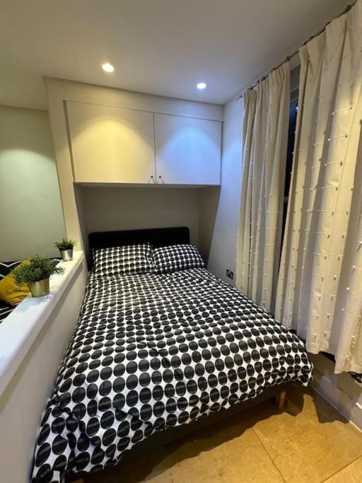 Comfortable flat near Portobello Rd Apartment in London