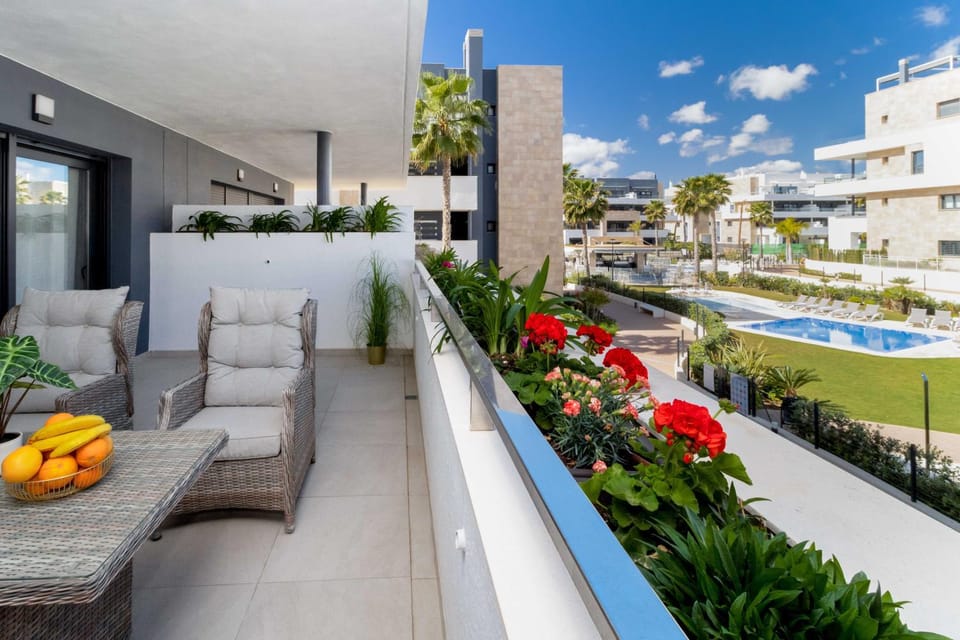 Balcony/Terrace, Balcony/Terrace, Seating area, Pool view, Swimming pool